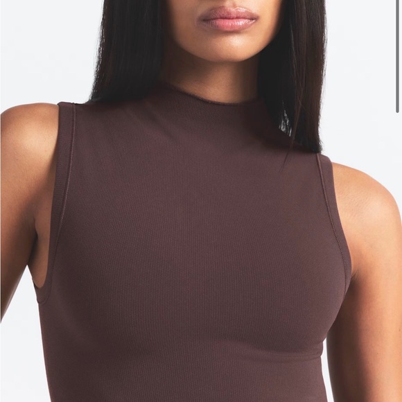 SKIMS + NIKE Vintage seamless mock neck longline bra color phoenix 🤎 BNWT - Picture 3 of 9